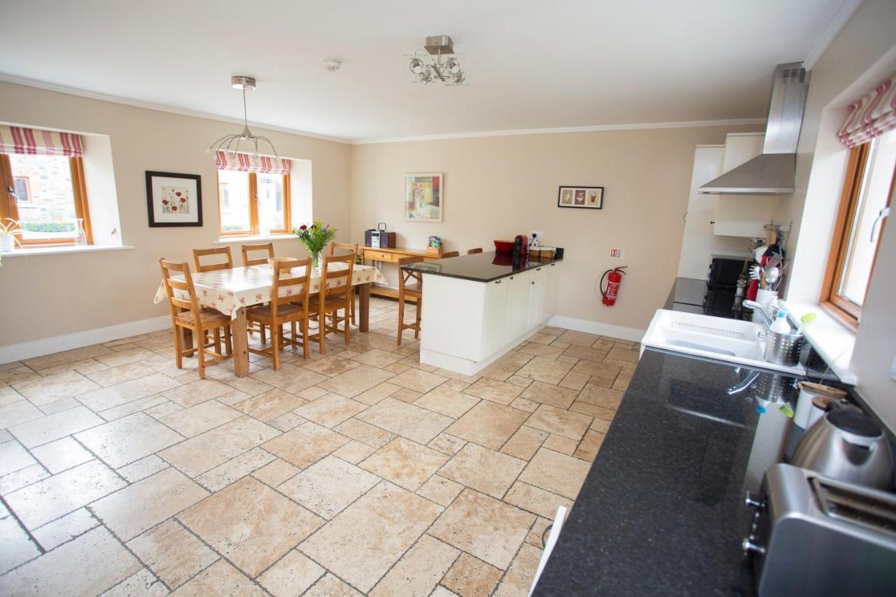 Decoy Country Cottages Navan Exterior foto