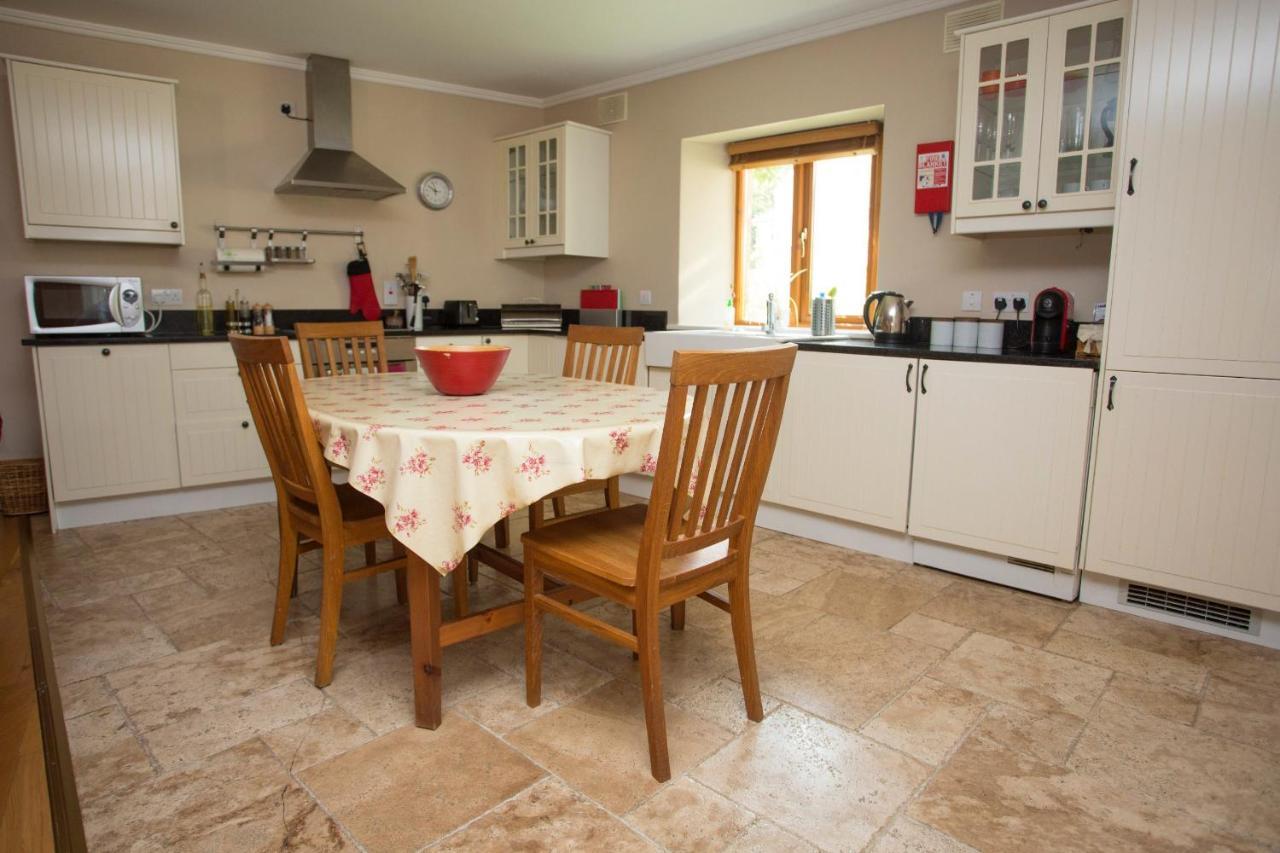 Decoy Country Cottages Navan Exterior foto